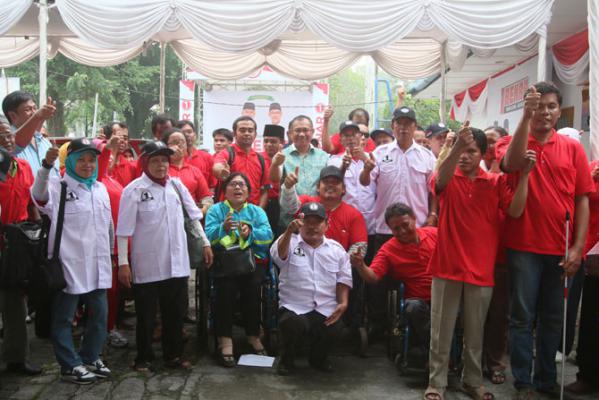 Penyandang Disabilitas Geruduk Posko BENAR, Yang Tahu Memimpin Medan Hanya Orang Medan