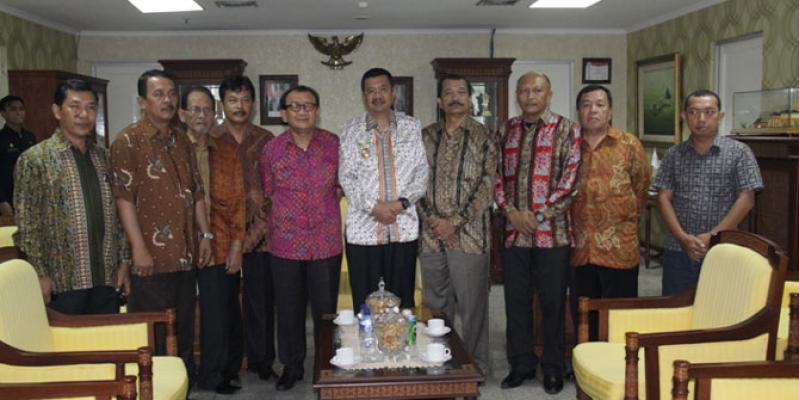 Plt Gubernur Sumut Terima Keluarga Besar Nainggolan