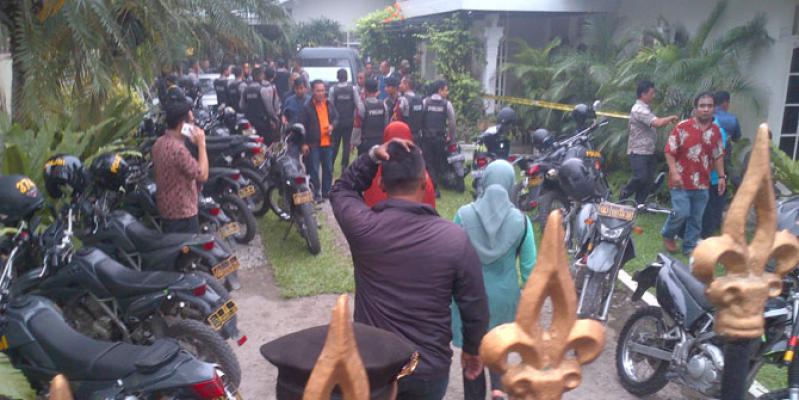 Sekeluarga Ditemukan Tewas Bersimbah Darah di Medan