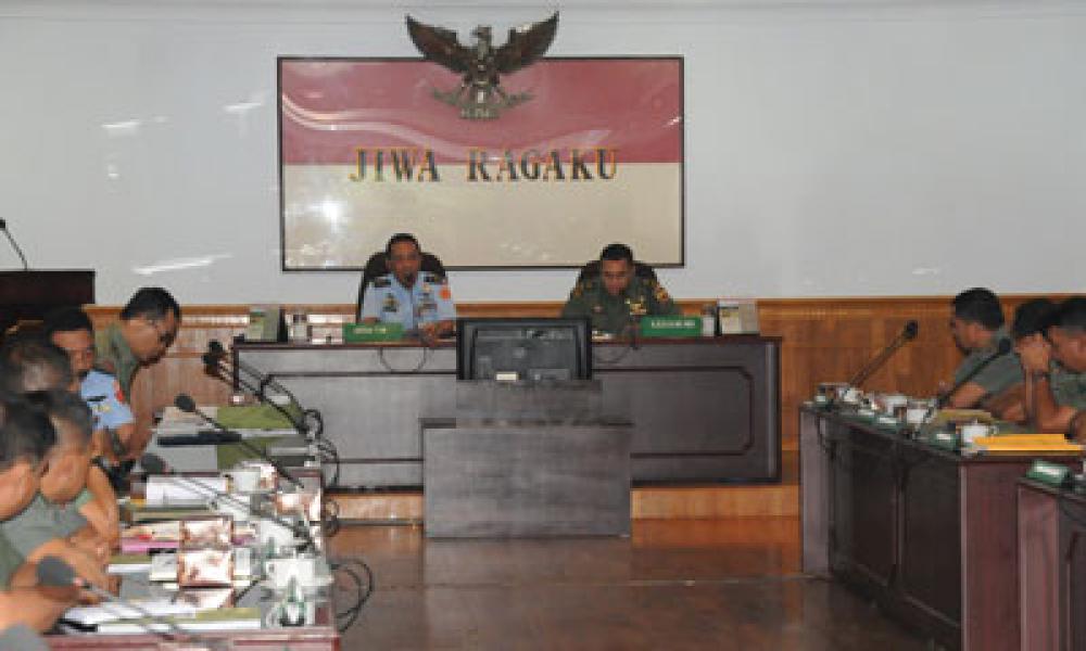 Kemhan Tinjau Alutsista Kodam I/BB
