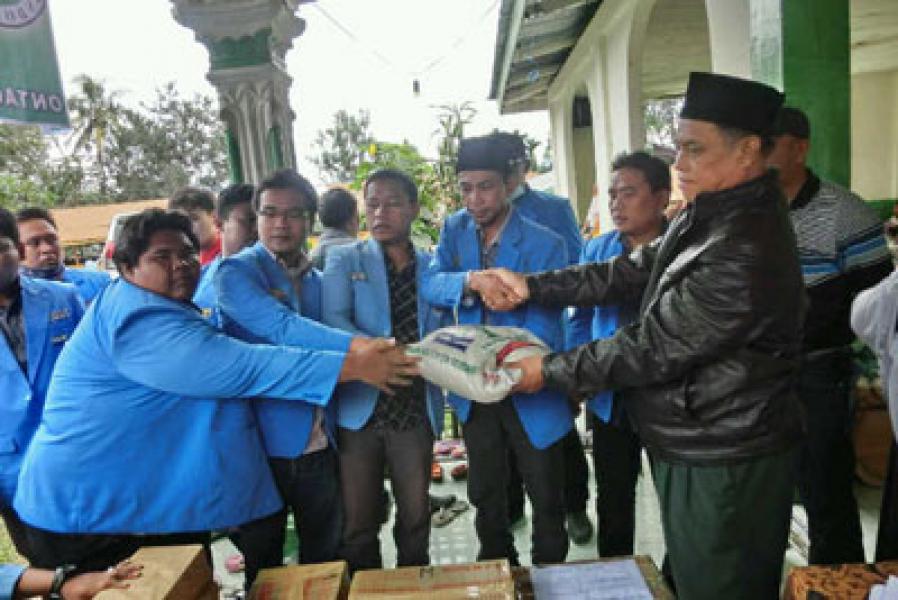 PMII Bantu Pengungsi Sinabung