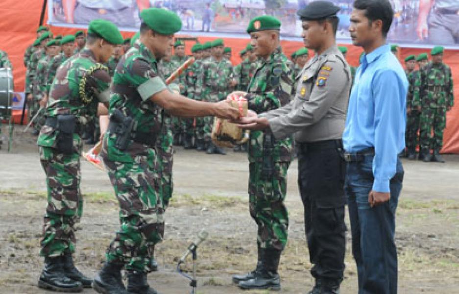 TNI AD Relokasi Pengungsi Sinabung