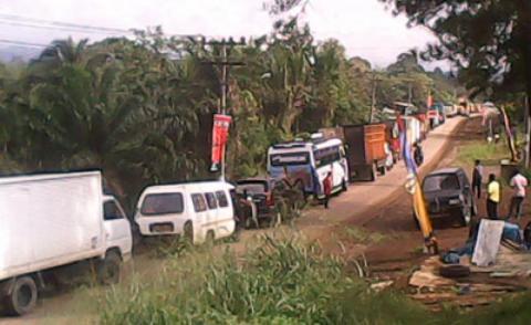 Pelebaran Jalan Sidimpuan-Pal XI Akibatkan Macet 5 Km