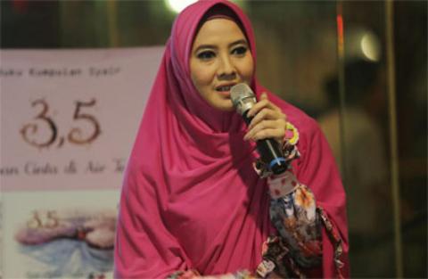Kisah Peggy Melati Sukma Hijrah ke Dunia Dakwah