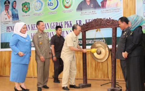 Sekda Medan Canangkan Kesatuan Gerak PKK-KB-Kesehatan 2014