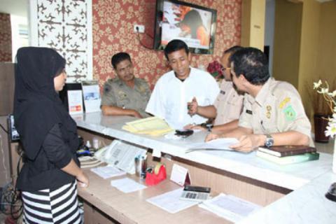 Tim Penegakan Perda Kota Medan Ancam Cabut Izin Iga-Iga Bakso