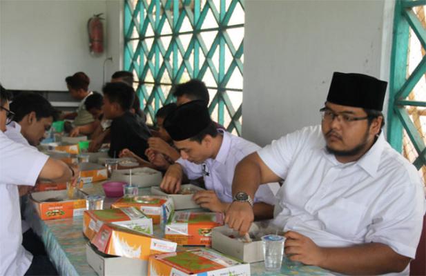 Anak Panti Asuhan Doakan Eldin-Akhyar