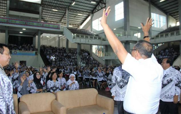 Hore... Gaji Guru Honor di Medan Naik Rp2 Juta