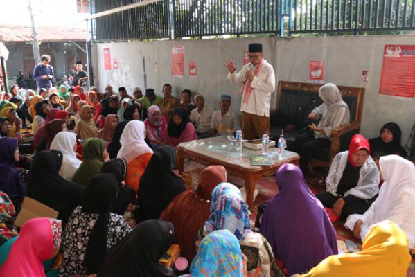 Ibu-Ibu Pengajian Harapkan Perubahan