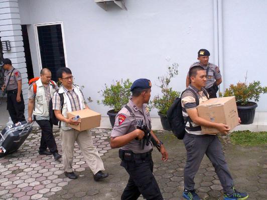 KPK Geledah Rumah Chaidir 2 Jam