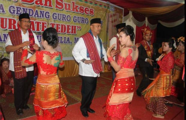 Muda-mudi Karo Pilih Eldin-Akhyar