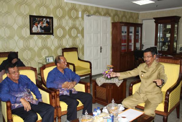 Plt Gubernur Sumut Perintahkan Kabupaten/Kota Delegasikan Izin UMK ke Kecamatan
