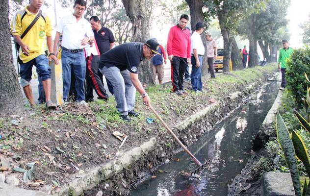 Randiman Korek Parit