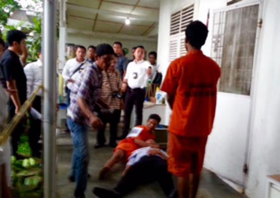 Rekonstruksi Pembunuhan Sekeluarga di Medan, Tersangka Lakukan 29 Adegan