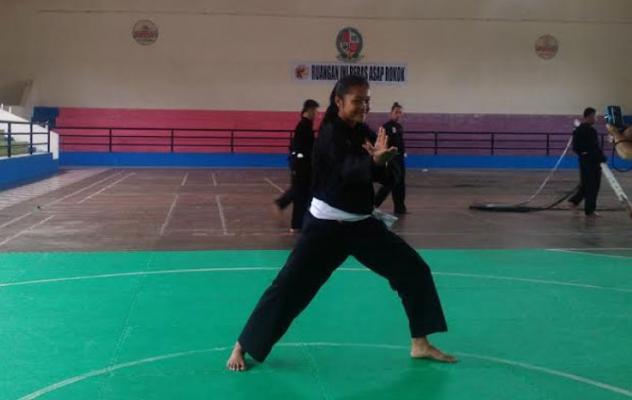 Rizka Andini Bela Merah Putih di Asian Scholl 2015