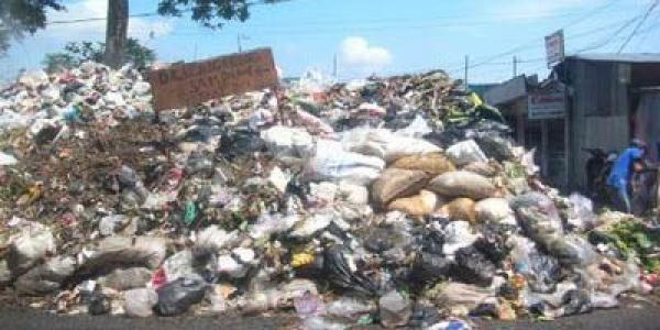 Walikota Medan Berang Lihat Tumpukan Sampah