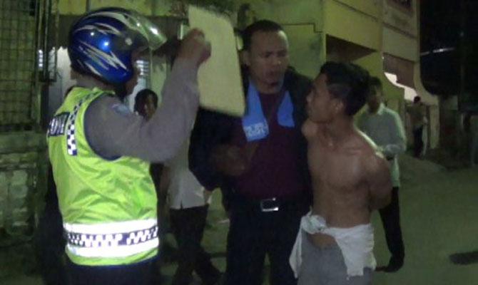 Kesempatan Dalam Kesempitan, Pria Ini Mencuri Saat Kebakaran