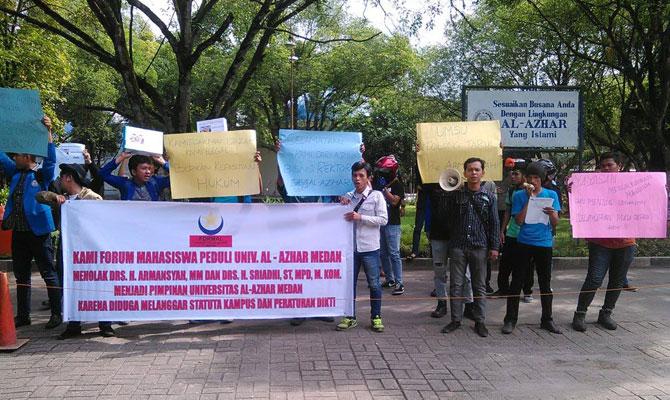 Mahasiswa Demo Desak Pengangkatan Rektor Universitas Al Azhar Ditinjau Ulang