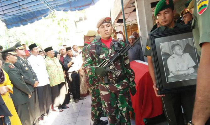 Plt Gubernur Sumut Lepas Jenazah Marah Halim Harahap