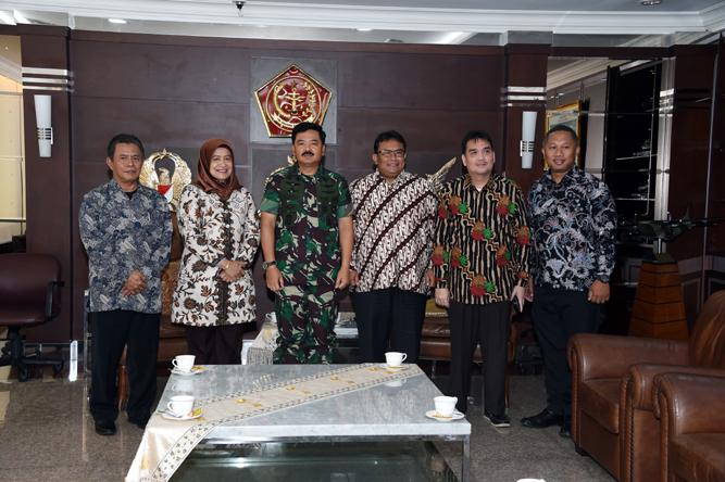 Panglima TNI Terima Kemenristek Dikti RI