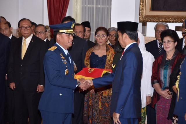  Panglima TNI Hadiri Pelantikan Kasau Oleh Presiden Jokowi