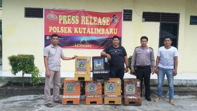 Enam Mesin Jackpot Disita Polsek Kutalimbaru dari Dua Warung 