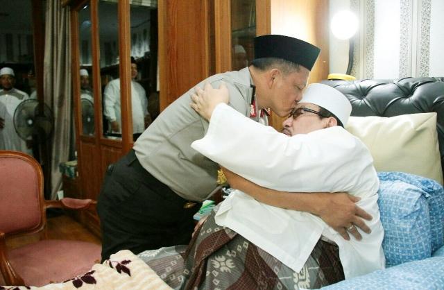 Kapolri Besuk Ulama Habib Ali bin Abdurrahman Assegaf