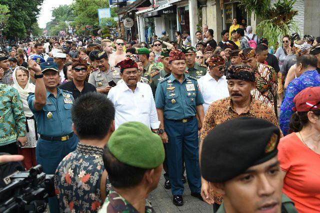 Kasum TNI Hadiri Upacara Karya Pelebon di Bali