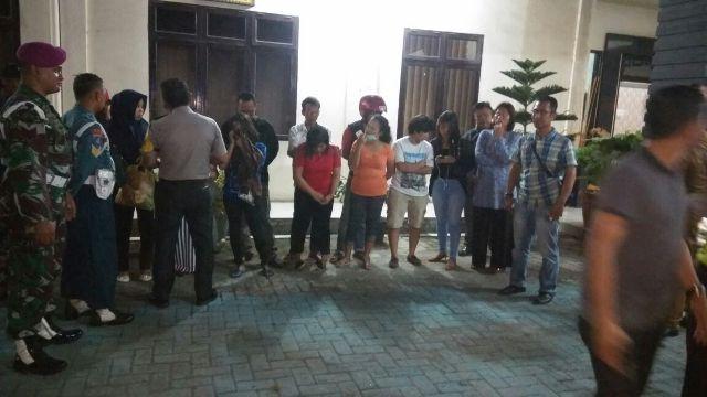 Gelar Razia, Polres Pelabuhan Belawan Amankan Miras dan Pasangan Selingkuh