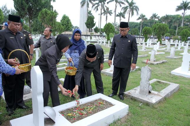 Wagub Sumut Ziarah ke Makam Pahlawan