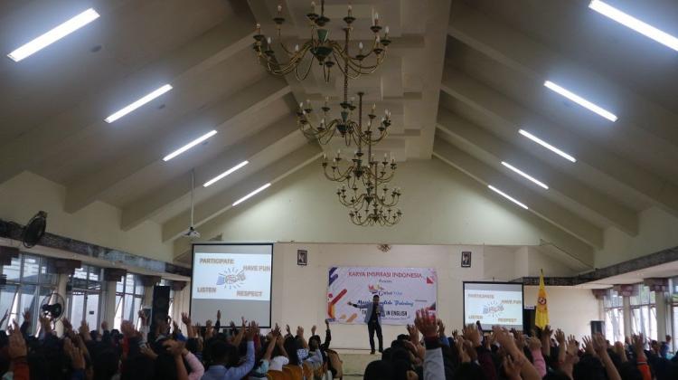 Dicintai Ribuan Pelajar, Karya Inspirasi Indonesia Sukses Besar Gelar Seminar Bahasa Inggris "Global Vibe Inspiration" di Kabupaten Dairi