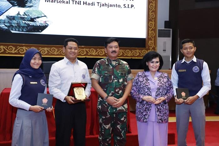 Panglima TNI Berikan Pembekalan kepada Siswa/I SMA Pradita Dirgantara
