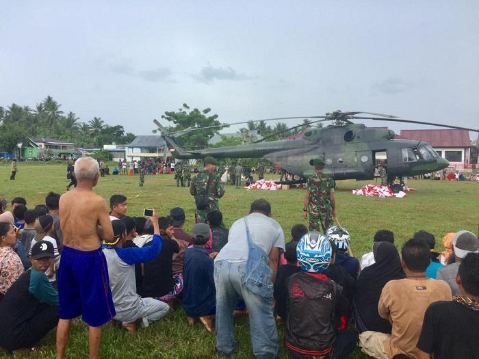 Helikopter MI-17 Bawa Bantuan Logistik Untuk Pengungsi Tiba di Donggala