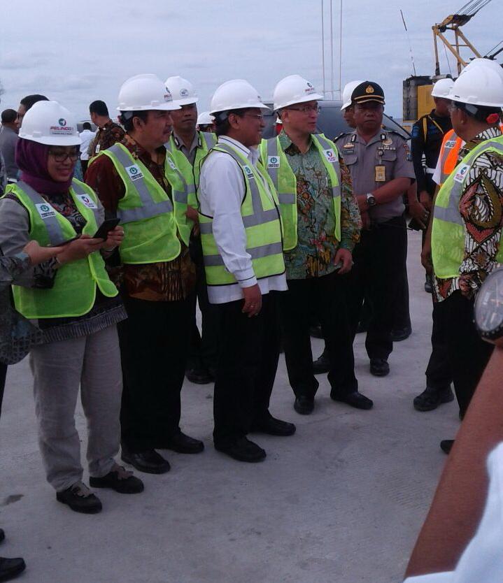 Menko Perekonomian Darmin Nasution Tinjau Pelabuhan Kuala Tanjung