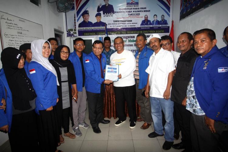 Akhyar Daftar ke Demokrat