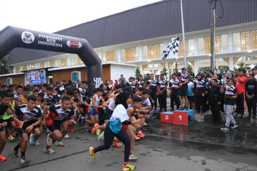 Wakil Walikota Binjai Melepas Peserta Fun Run 5K Sekaligus Sapa Warga di CFD
