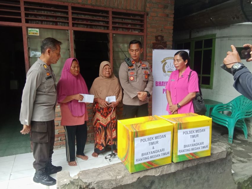 Berbagi Rezeki di Bulan Ramadan, Polsek Medan Timur Gulirkan Sembako dan Santunan Kepada Warga Kurang Mampu