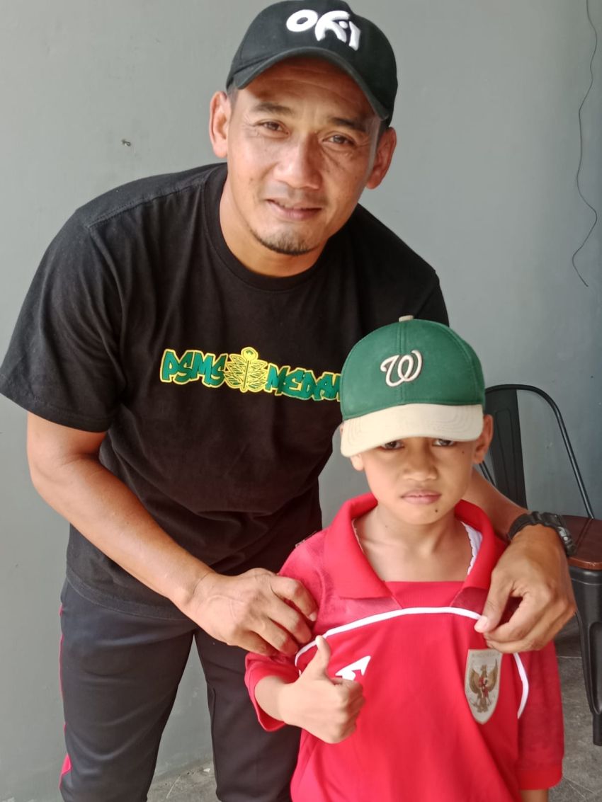 Legimin Raharjo dan Iksan Chan Motivasi Pemain Muda Akademi Sekolah Sepak Bola