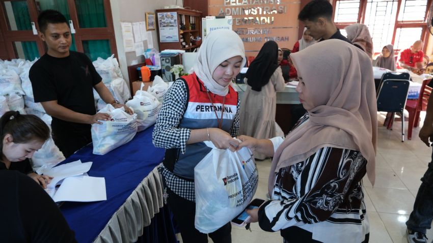 Pertamina Sumbagut Hadirkan Pasar Murah untuk 1.000 Warga di Padang