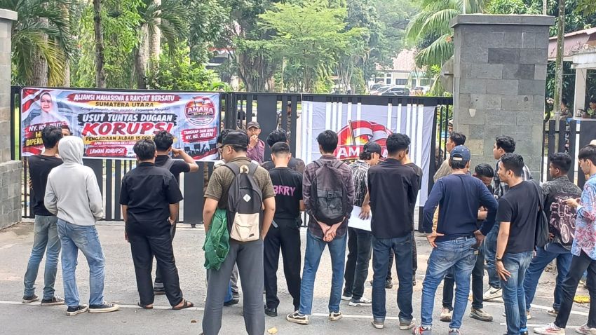 Pengadaan 15 Ribu Jilbab Terindikasi Korupsi, Mahasiswa Demo Kantor Bupati Deli Serdang